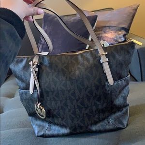 Michael Kors Signature Jet Set East West Tote
